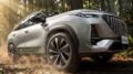 бензиновые автомобили покупают китайцы geely atlas iv кроссовер сбоку спереди