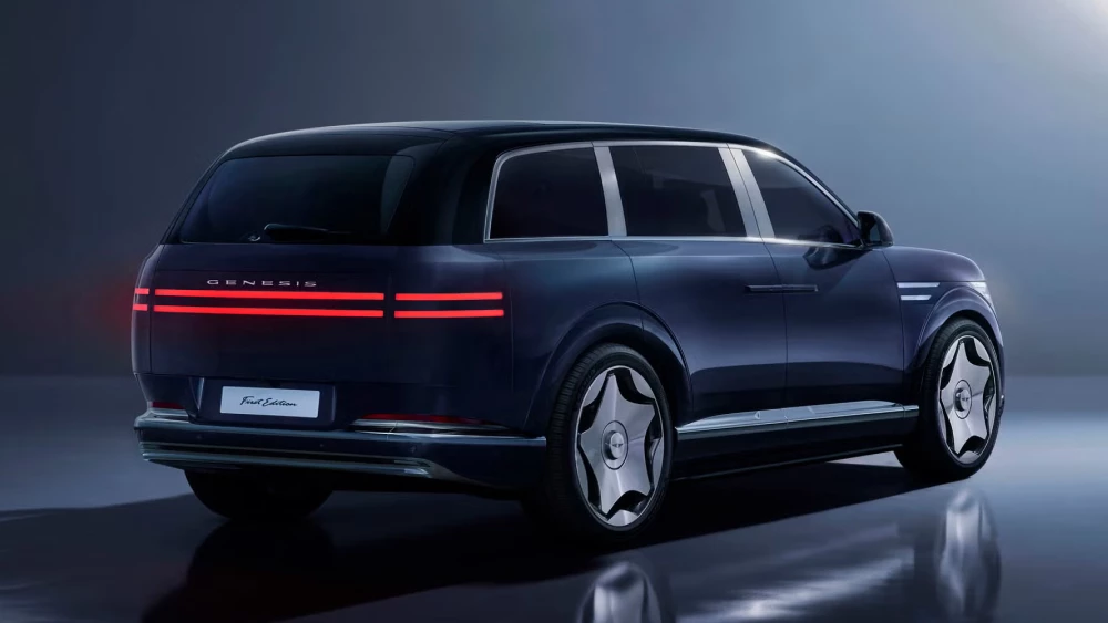 дизайнеры китайских брендов genesis gv90 кроссовер сбоку сзади синий