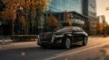 Обновленный седан Hongqi H5 2026 сбоку спереди в динамике