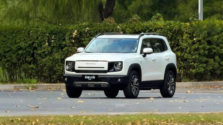 Гибридный Haval Dargo впервые заметили в Китае. Подзаряжать не нужно, заправлять можно реже haval dargo hev традиционный гибрид кроссовер сбоку спереди