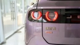 кроссовер jetour tx tourer у дилера в китае сзади