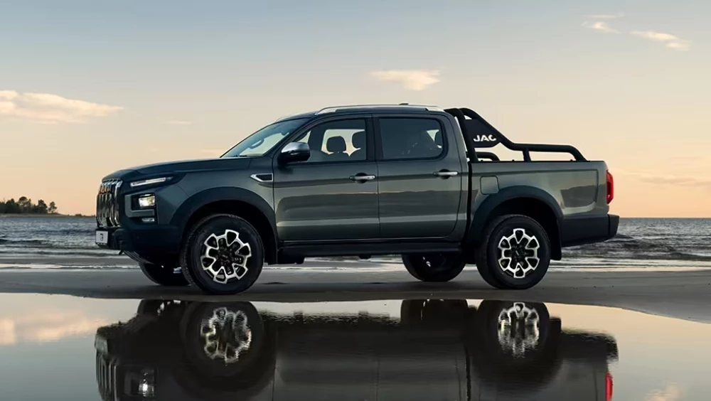 Пикап JAC T9 сбоку