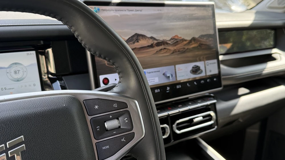 Jetour T1 тест-драйв в Казахстане салон интерьер руль форма