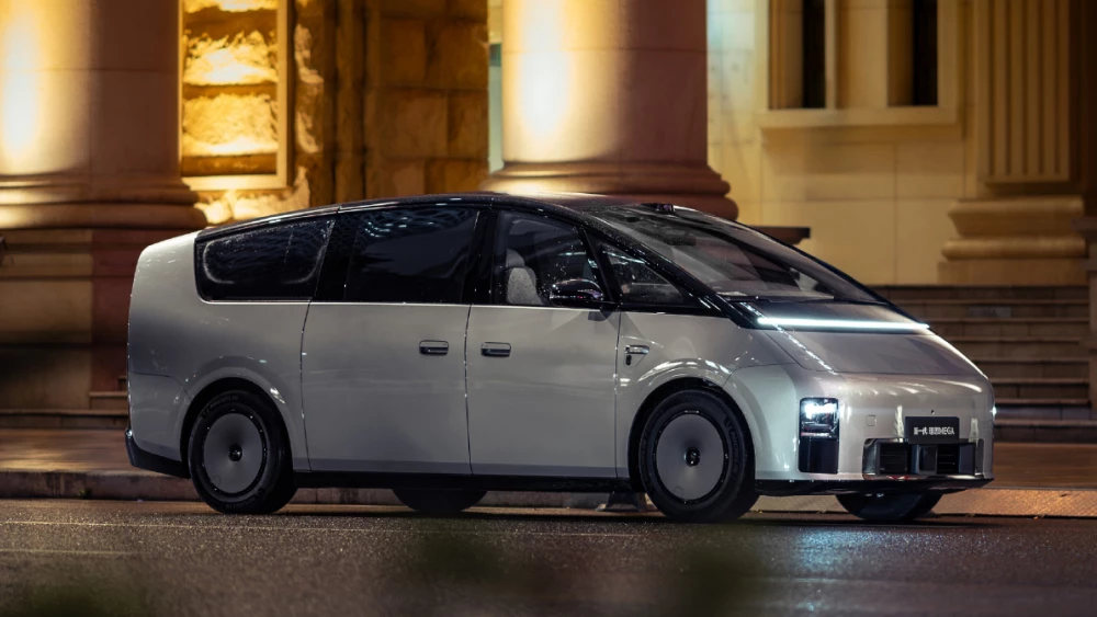 li auto mega ii новый минивэн второе поколение сбоку спереди