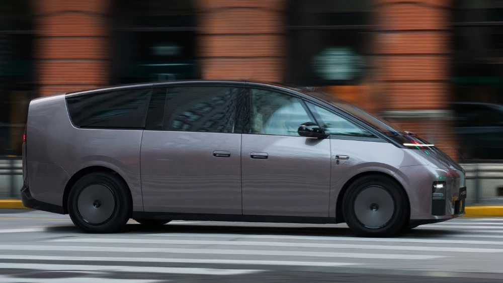 li auto mega ii новый минивэн второе поколение сбоку спереди
