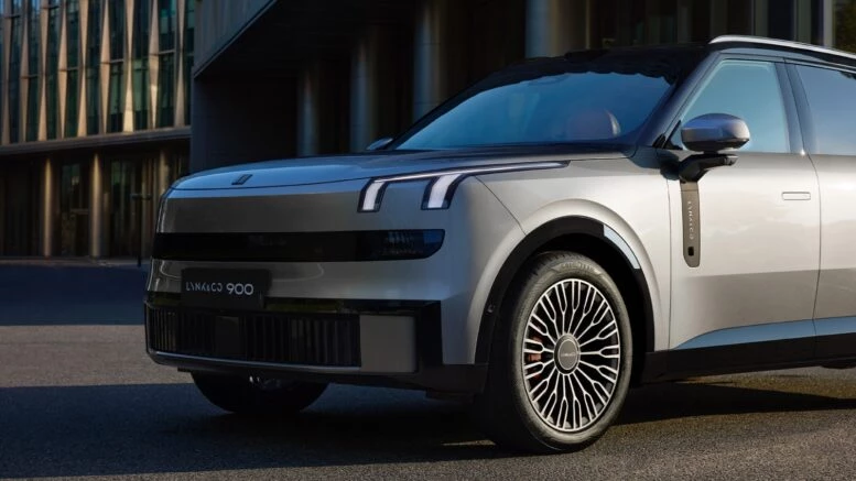 Полноразмерный кроссовер Nordcross 002 на базе Lynk & Co 900 появится в России в первом квартале 2027 года сбоку спереди