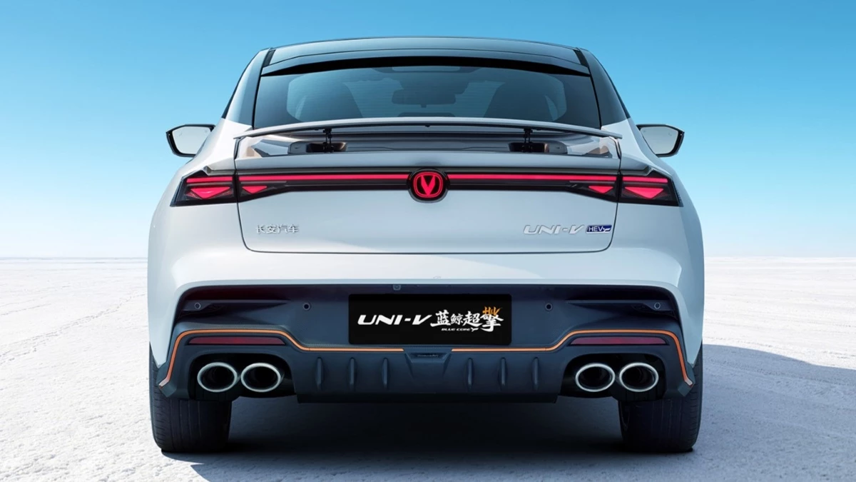 старт продаж changan uni-v hev сзади лифтбек гибрид