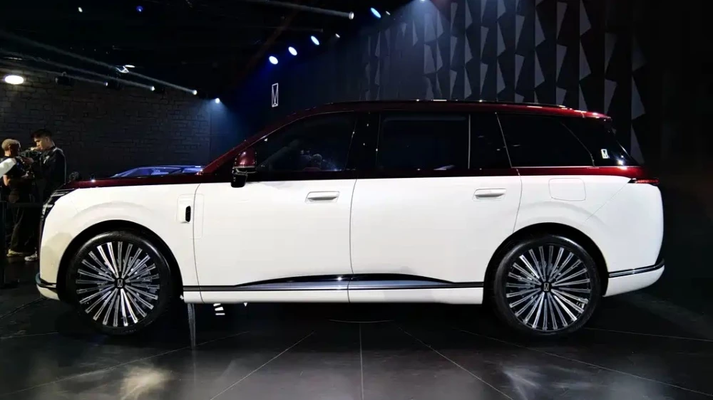 Концепт-кар avatr t09 Парижский автосалон 2026 сбоку