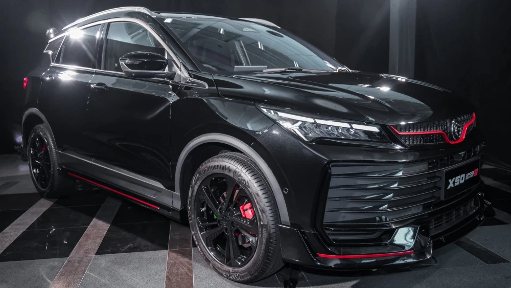 Кроссовер Proton X50 Sport Edition второго поколения сбоку спереди