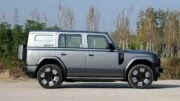 кроссовер chery icar v25 сбоку предпродажи в Китае