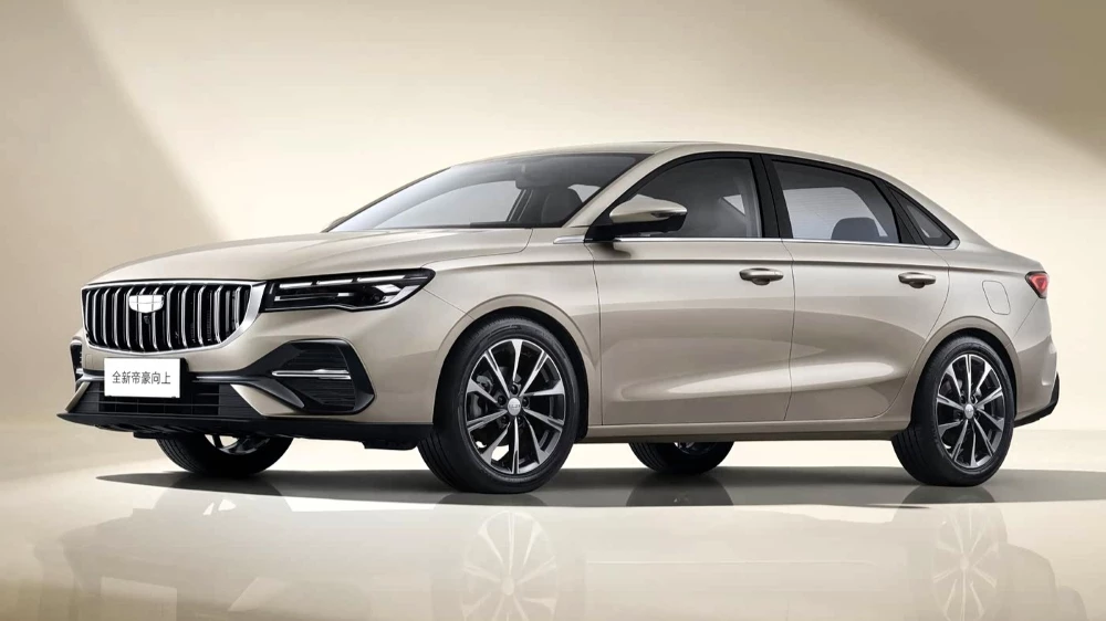 обновленный geely emgrand IV поколения в Китае сбоку спереди