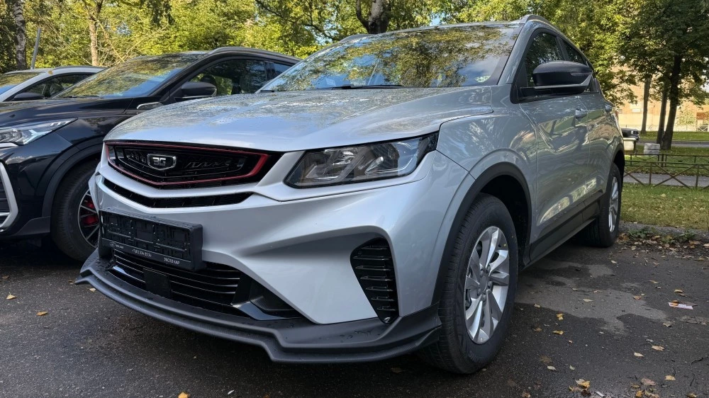 Belgee X50 серый спереди сбоку новый купить у дилера в автосалоне Экспо Кар в Санкт-Петербурге