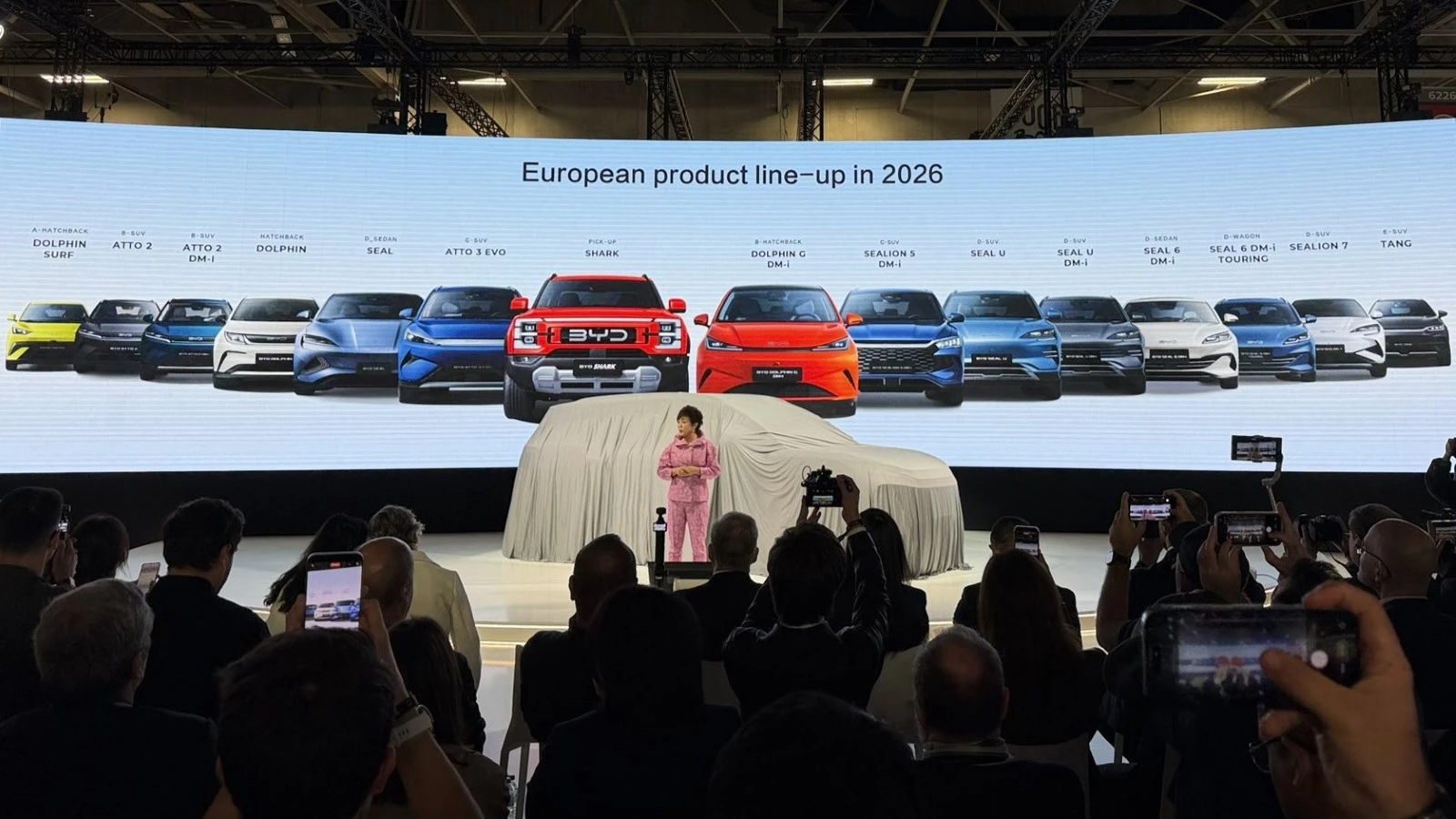 Кроссовер BYD Atto 8 Парижский автосалон 2026 модельный ряд в Европе презентация