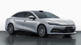 BYD Han нового поколения сбоку спереди