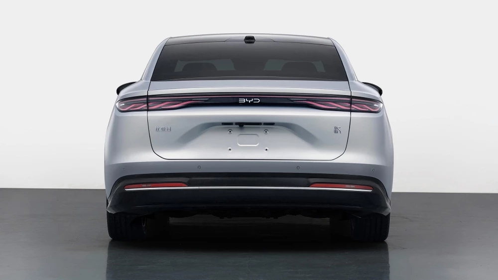 BYD Han нового поколения сзади