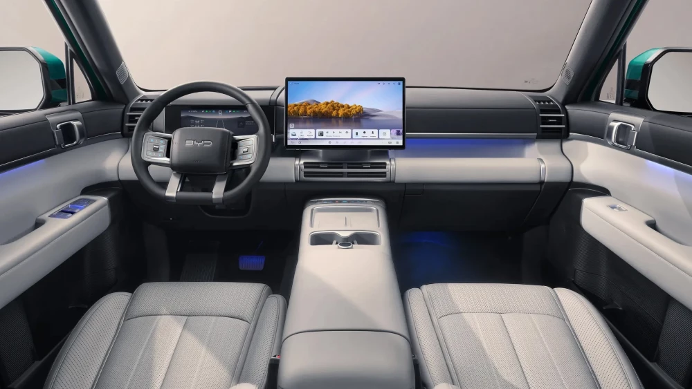 byd ti 7 кроссовер салон белый