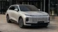 Цены Exeed Exlantix ET назвали для Казахстана кроссовер сбоку спереди