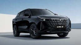 Changan Uni-Z для России черный сбоку спереди