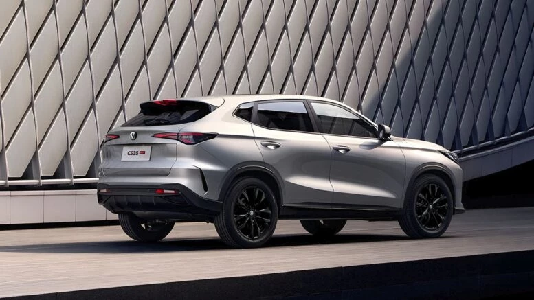 Changan CS35 Max серый сзади сбоку