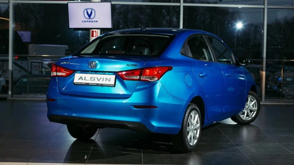 Changan Alsvin синий сзади сбоку новый купить в автосалоне у дилера Рольф Химки в Москве