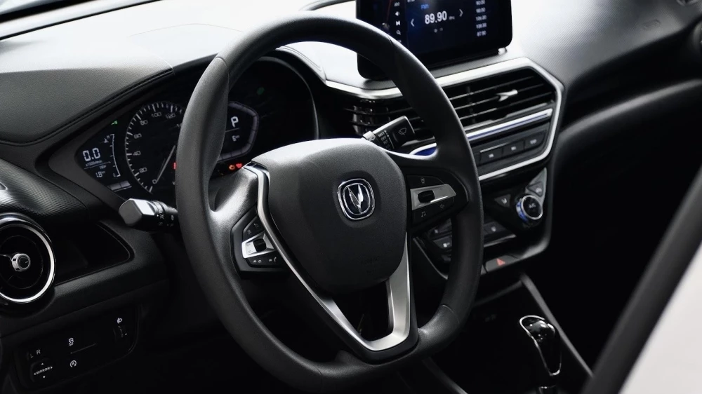 Changan Alsvin салон интерьер новый купить у дилера в автосалоне Changan Центр Авторусь в Подольске