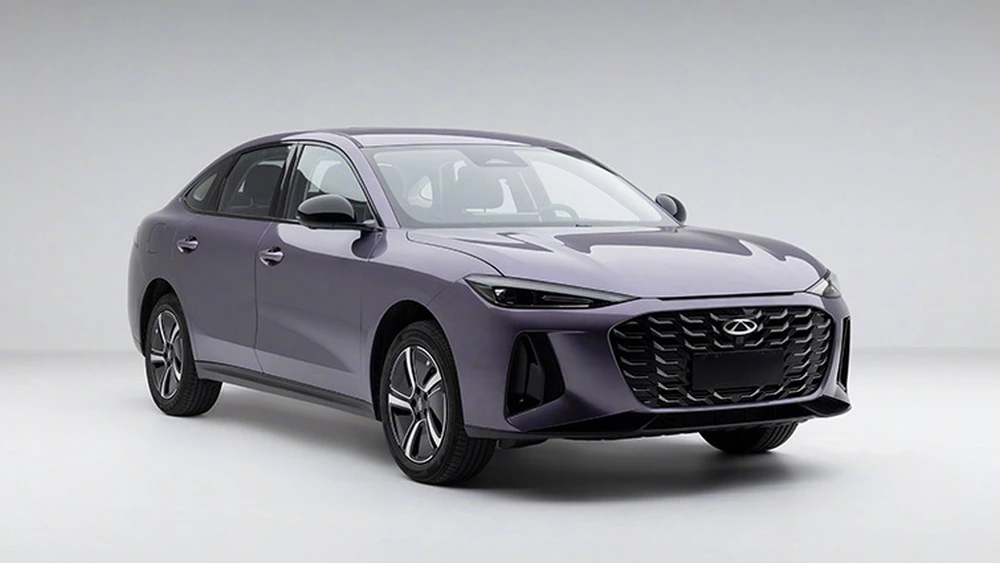 Гибридный седан Chery Arrizo 7 PHEV второго поколения сбоку спереди