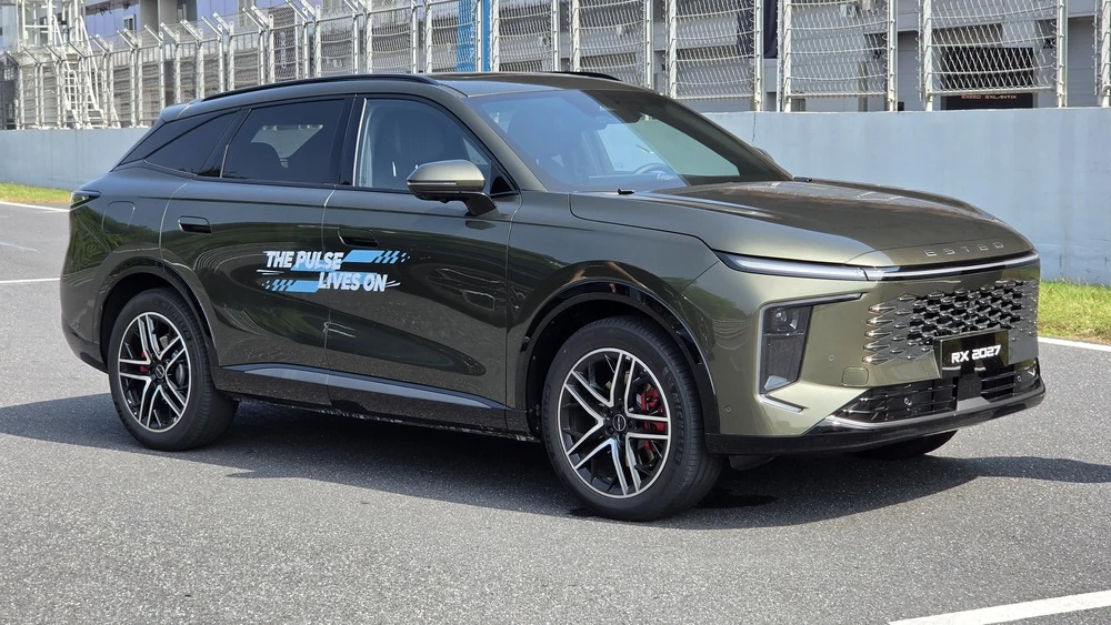Esteo RX PHEV гибридный новый тест в Китае спереди сбоку