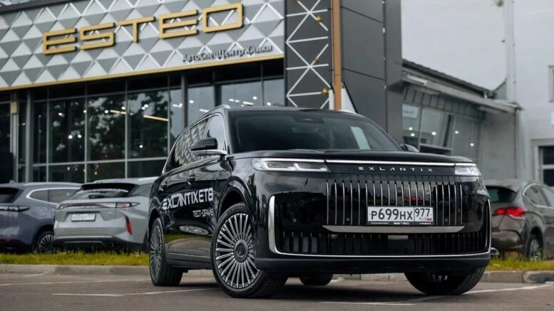 Государство отказало – автобренды отыграли назад. Насколько дороже стали российские гибриды Esteo Exlantix ET8 черный спереди сбоку новый купить у дилера в автосалоне АвтоСпецЦентр Химки