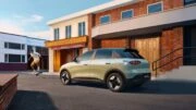 хетчбэк geely ex2 сзади сбоку