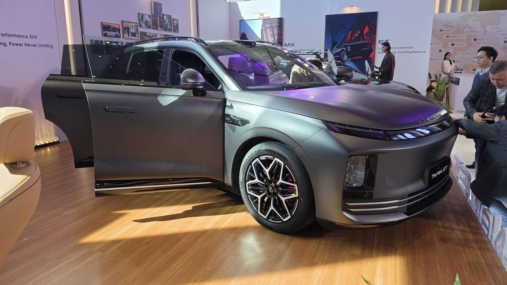 Exlantix New ET спереди сбоку презентация в Китае 2026
