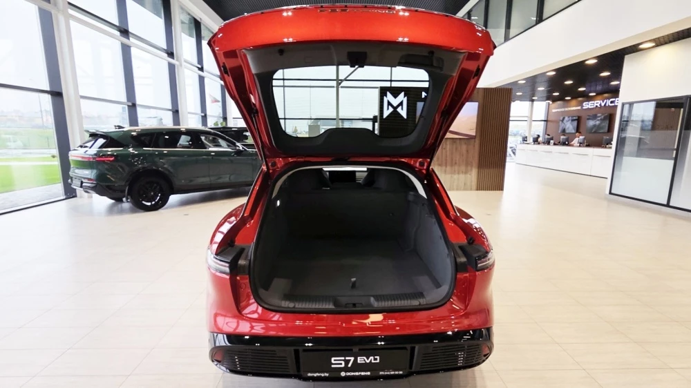 Forthing S7 EVO красный сзади багажник новый в Беларуси