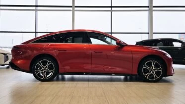 Forthing S7 EVO красный сбоку новый в Беларуси