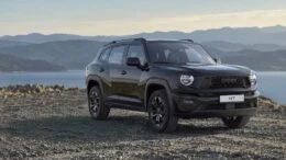 Кроссовер Haval H7 комплектация Космо спереди сбоку