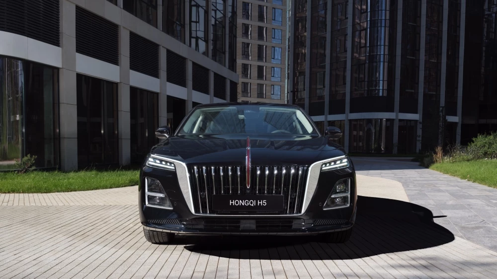 Hongqi H5 спереди обновленный новый