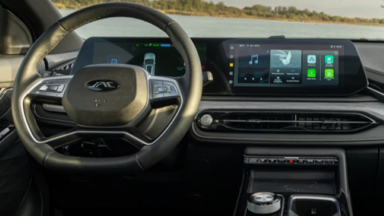 Обновленный кроссовер JAC JS6 в Казахстане салон интерьер
