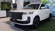 jeland j6 у дилера в автосалоне новый купить белый сбоку спереди Авторусь