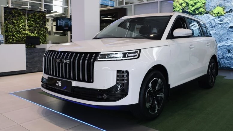 jeland j6 у дилера в автосалоне новый купить белый сбоку спереди Авторусь