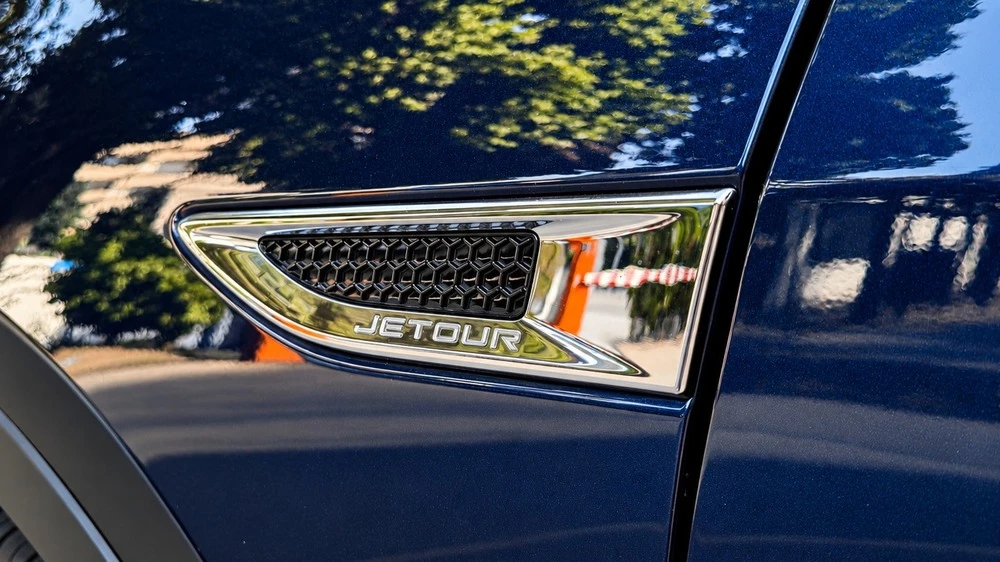 Jetour X70+ Plus в Казахстане сбоку