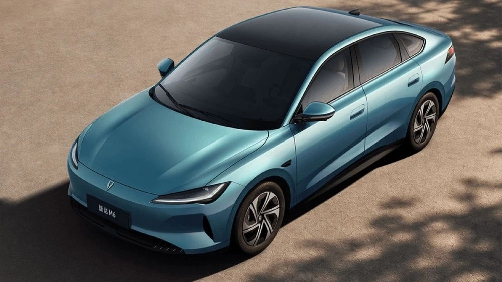 Jetta M6 голубой сбоку спереди новый в Китае