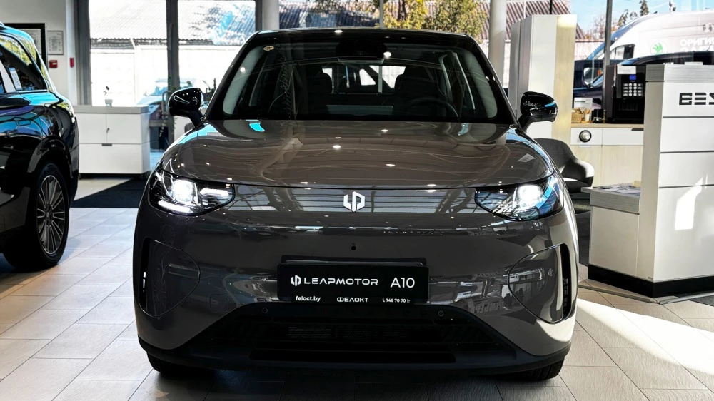 Leapmotor A10 серый спереди Беларусь