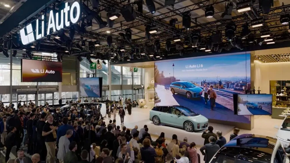 Li Auto Li 6 i6 автосалон в Париже презентация