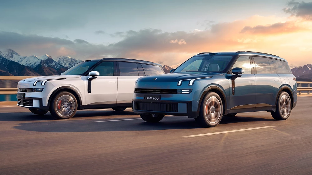 цена lynk co 900 в казахстане сбоку спереди белый голубой кроссовер