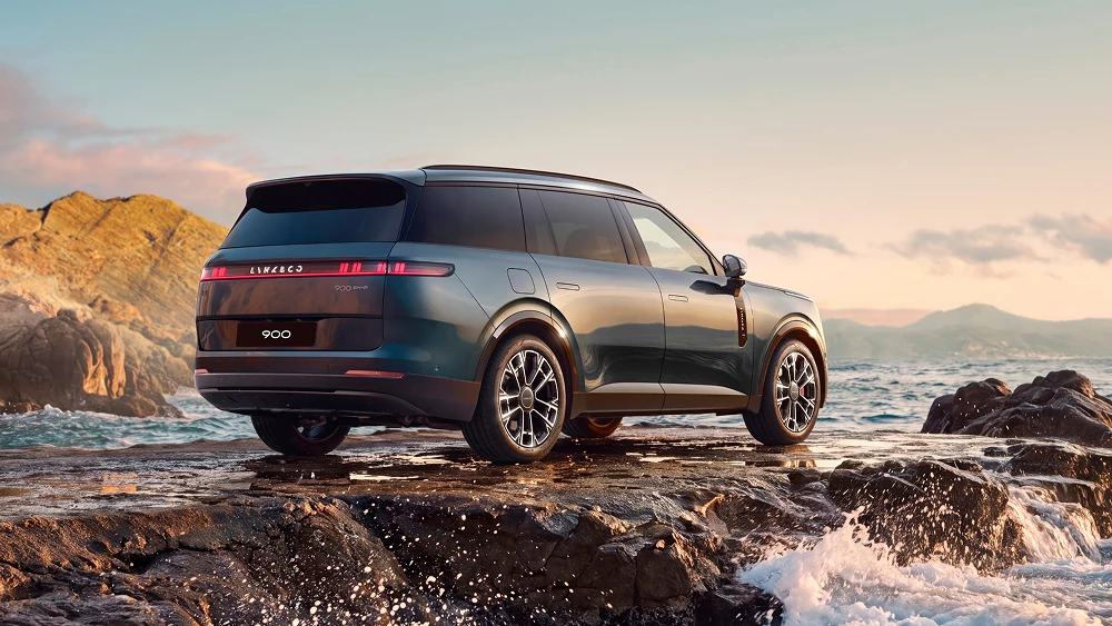 цена lynk co 900 в казахстане сбоку сзади голубой кроссовер