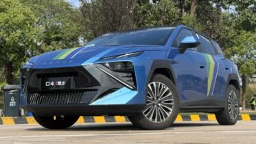обзор кроссовер omoda 4 jeland c4 сбоку спереди Бразилия