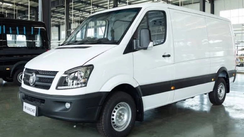 Фургон Vanche V6 сбоку спереди